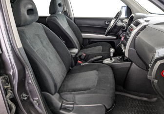 Подержанный автомобиль Nissan X-Trail 2013 года (23 фото)