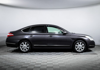 Подержанный автомобиль Nissan Teana 2009 года (4 фото)