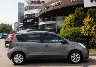 Подержанный автомобиль Nissan Note 2008 года (3 фото)