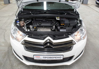 Подержанный автомобиль Citroen C4 Sedan 2014 года (9 фото)