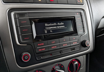 Подержанный автомобиль Volkswagen Polo Sedan 2019 года (21 фото)