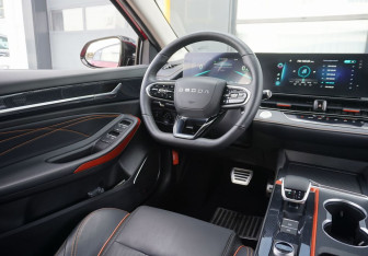Подержанный автомобиль Omoda S5 GT 2023 года (13 фото)