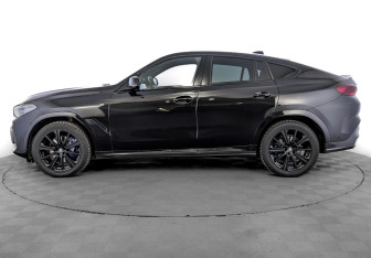 Подержанный автомобиль BMW X6 2021 года (8 фото)