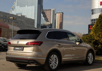 Подержанный автомобиль Volkswagen Touareg 2018 года (4 фото)