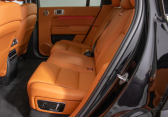 Подержанный автомобиль LiXiang L7 2023 года (11 фото)