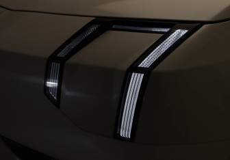 Подержанный автомобиль Zeekr 009 2023 года (32 фото)