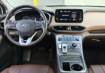 Подержанный автомобиль Hyundai Santa Fe 2022 года (13 фото)