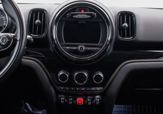 Подержанный автомобиль MINI Countryman 2020 года (14 фото)