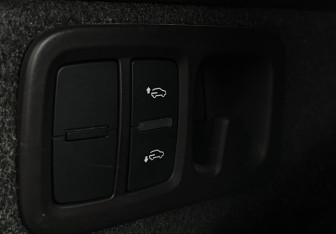 Подержанный автомобиль Audi Q7 2016 года (15 фото)
