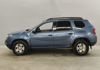 Подержанный автомобиль Renault Duster 2014 года (8 фото)