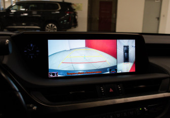 Подержанный автомобиль Lexus ES 2019 года (15 фото)