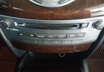 Подержанный автомобиль Infiniti JX 2013 года (16 фото)