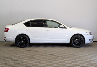 Подержанный автомобиль Skoda Octavia Liftback 2013 года (4 фото)