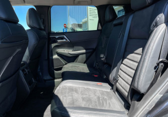 Подержанный автомобиль Mitsubishi Outlander 2023 года (10 фото)