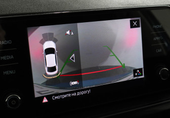 Подержанный автомобиль Skoda Rapid Liftback 2021 года (13 фото)