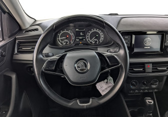 Подержанный автомобиль Skoda Rapid Liftback 2020 года (21 фото)