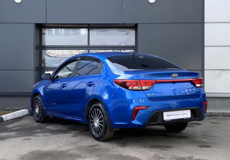 Подержанный автомобиль Kia Rio Sedan 2017 года (7 фото)