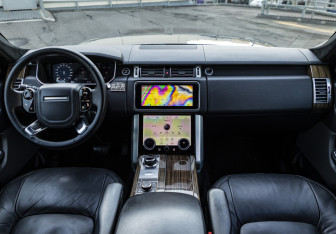 Подержанный автомобиль Land Rover Range Rover 2018 года (13 фото)