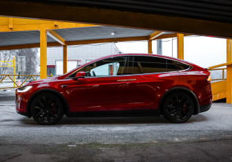 Подержанный автомобиль Tesla Model X 2019 года (8 фото)