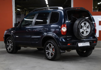 Подержанный автомобиль Chevrolet Niva 2012 года (7 фото)