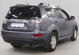 Подержанный автомобиль Mitsubishi Outlander 2011 года (5 фото)