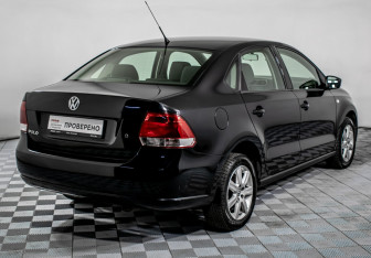 Подержанный автомобиль Volkswagen Polo Sedan 2011 года (5 фото)