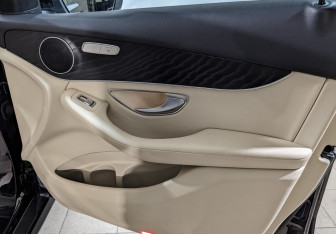 Подержанный автомобиль Mercedes-Benz GLC Coupe 2017 года (25 фото)