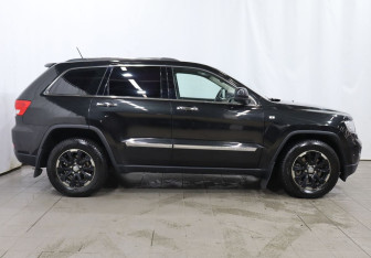 Подержанный автомобиль Jeep Grand Cherokee 2012 года (7 фото)