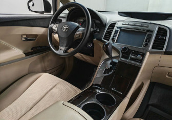 Подержанный автомобиль Toyota Venza 2010 года (10 фото)