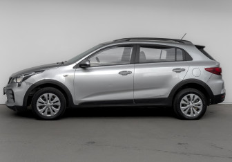 Подержанный автомобиль Kia Rio Hatchback 2021 года (8 фото)