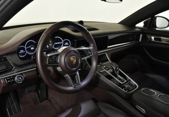 Подержанный автомобиль Porsche Panamera Wagon 2017 года (34 фото)