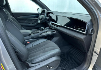 Подержанный автомобиль Geely Monjaro 2024 года (13 фото)