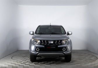 Подержанный автомобиль Mitsubishi L200 2017 года (2 фото)