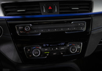 Подержанный автомобиль BMW X1 2019 года (14 фото)