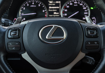 Подержанный автомобиль Lexus NX 2018 года (11 фото)