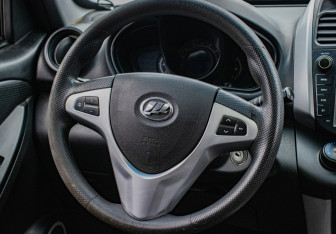 Подержанный автомобиль Lifan X60 2013 года (15 фото)