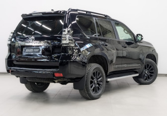 Подержанный автомобиль Toyota Land Cruiser Prado 2021 года (5 фото)
