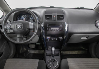 Подержанный автомобиль Suzuki SX4 Hatchback 2011 года (13 фото)