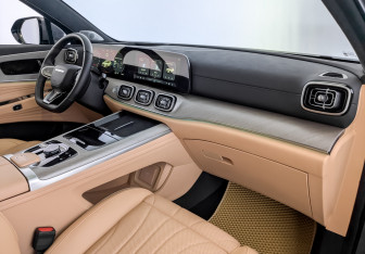 Подержанный автомобиль Jaecoo J8 2024 года (11 фото)