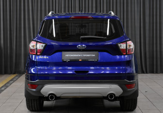 Подержанный автомобиль Ford Kuga 2018 года (5 фото)
