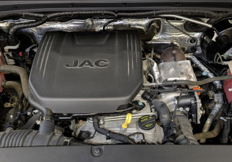 Подержанный автомобиль JAC T9 2024 года (9 фото)