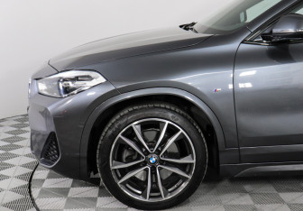 Подержанный автомобиль BMW X2 2021 года (8 фото)