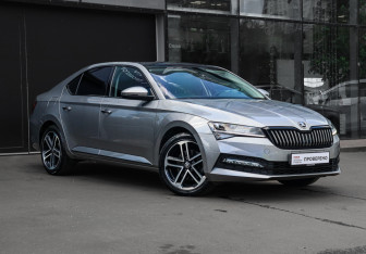 Подержанный автомобиль Skoda Superb Liftback 2024 года (3 фото)