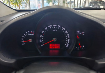 Подержанный автомобиль Kia Sportage 2012 года (17 фото)