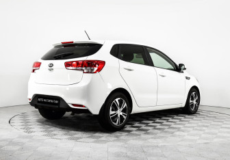 Подержанный автомобиль Kia Rio Hatchback 2016 года (3 фото)
