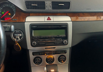 Подержанный автомобиль Volkswagen Passat Wagon 2008 года (13 фото)