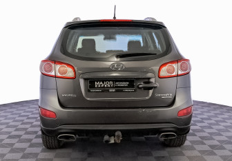 Подержанный автомобиль Hyundai Santa Fe 2011 года (6 фото)