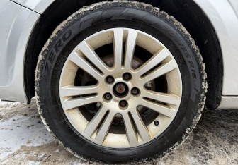 Подержанный автомобиль Opel Astra Sedan 2010 года (9 фото)