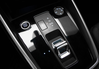 Подержанный автомобиль Audi A3 Hatchback 2022 года (20 фото)