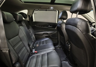 Подержанный автомобиль Kia Sorento 2016 года (15 фото)